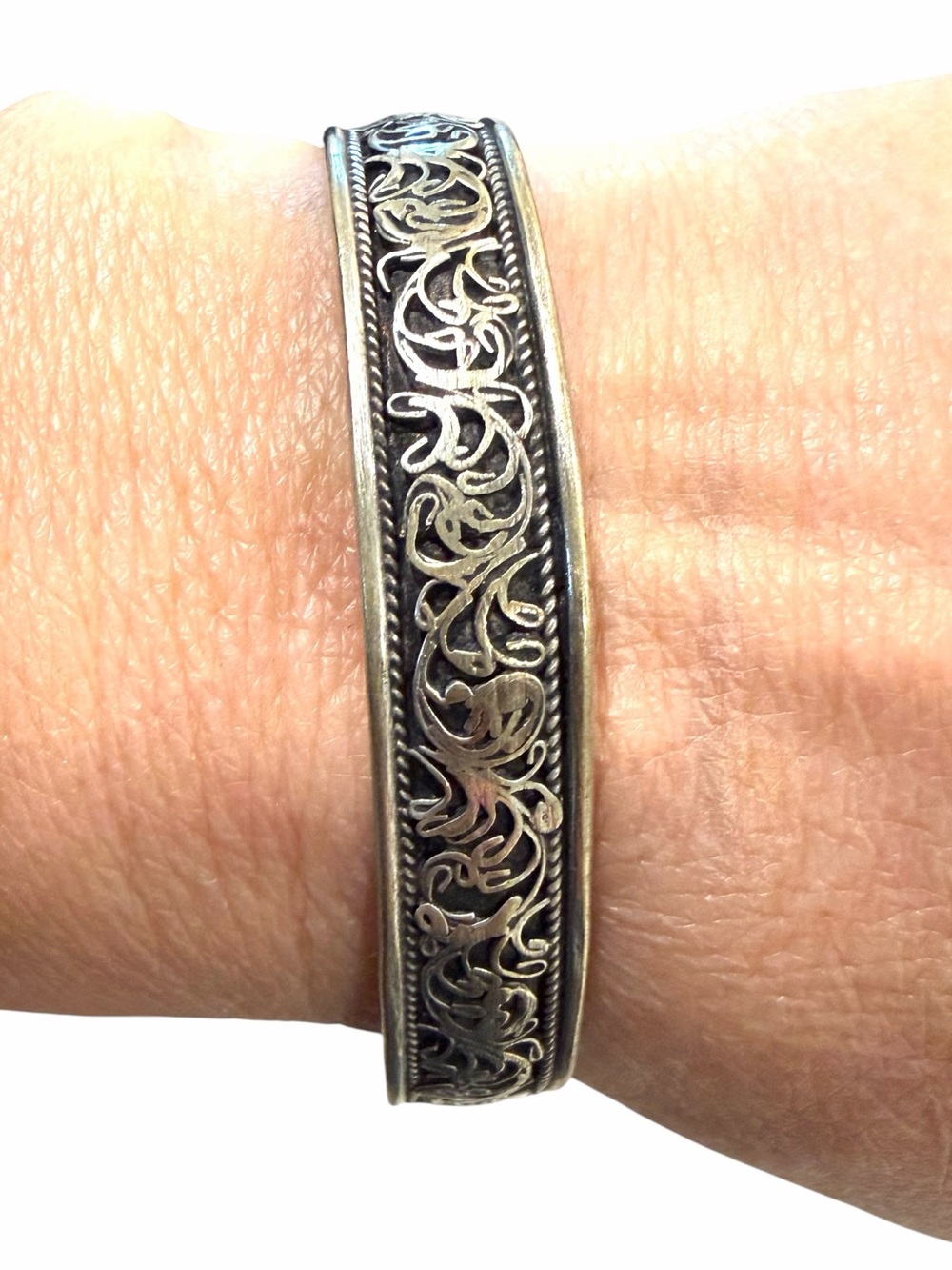 Vintage Artisan Solid Silver Cuff Bracelet – Ornate Filigree Scrollwork, 13.7g